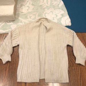 cream sweater!!